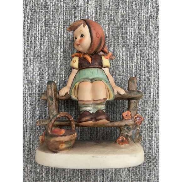 Vintage Goebel M.J. Hummel "Just Resting" Retired Figurine #112 Germany - Picture 5 of 10